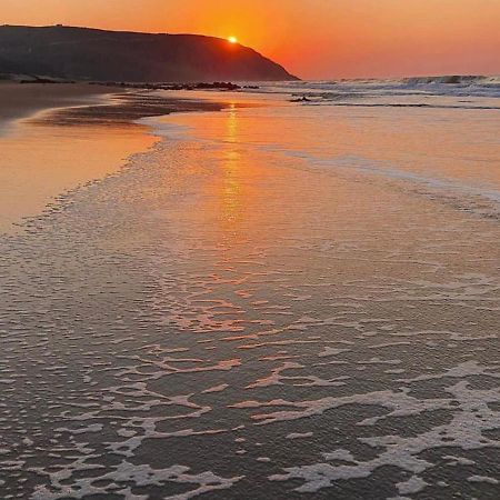 Linga Futhi Beach Cottages Port Saint Johnʼs Exteriör bild